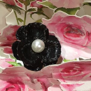 Vintage Blooming Black Flower Fashion Ring.